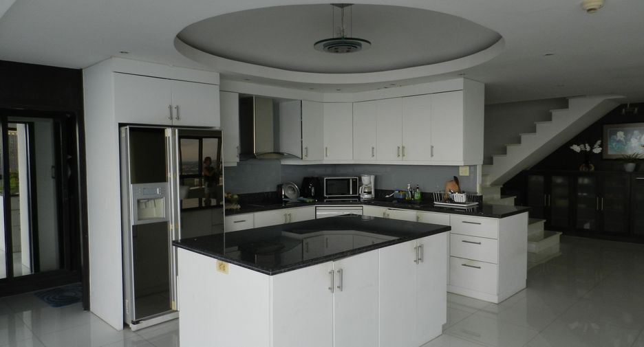 For sale 2 ベッドルーム condo in Bang Lamung, Chonburi