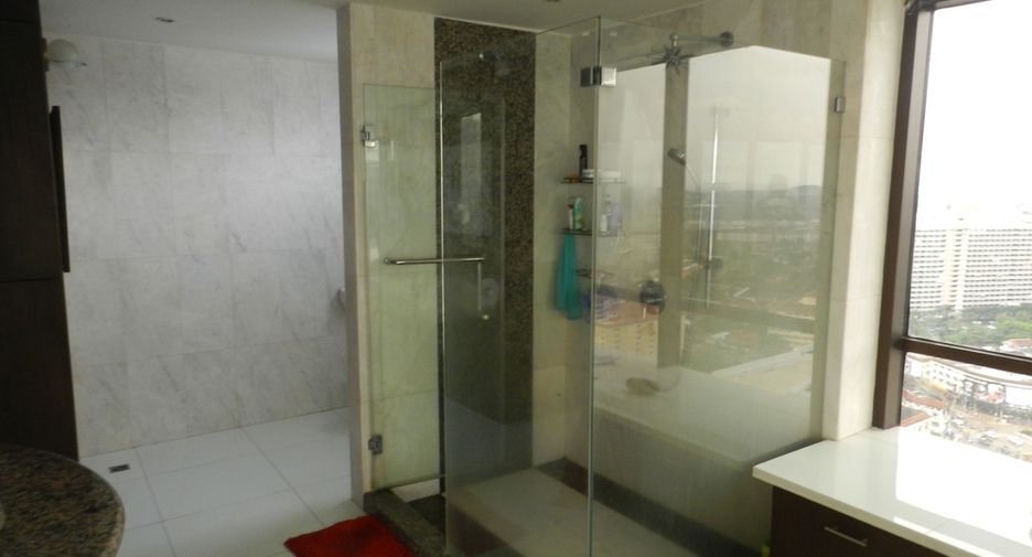 For sale 2 ベッドルーム condo in Bang Lamung, Chonburi