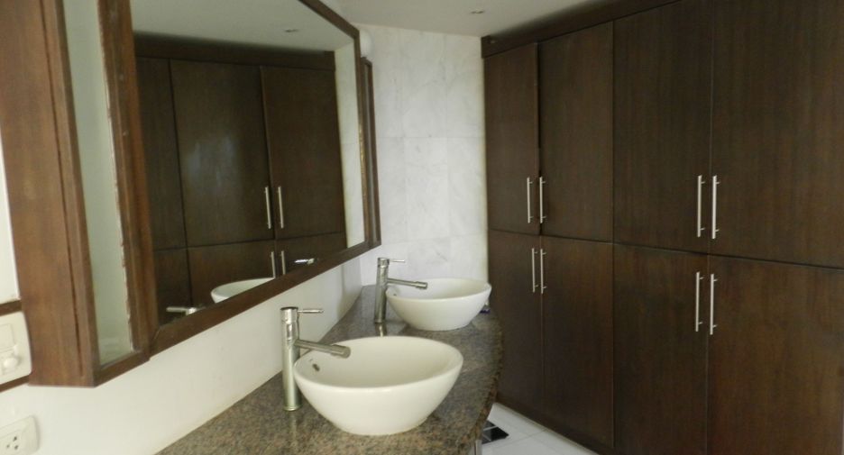 For sale 2 ベッドルーム condo in Bang Lamung, Chonburi