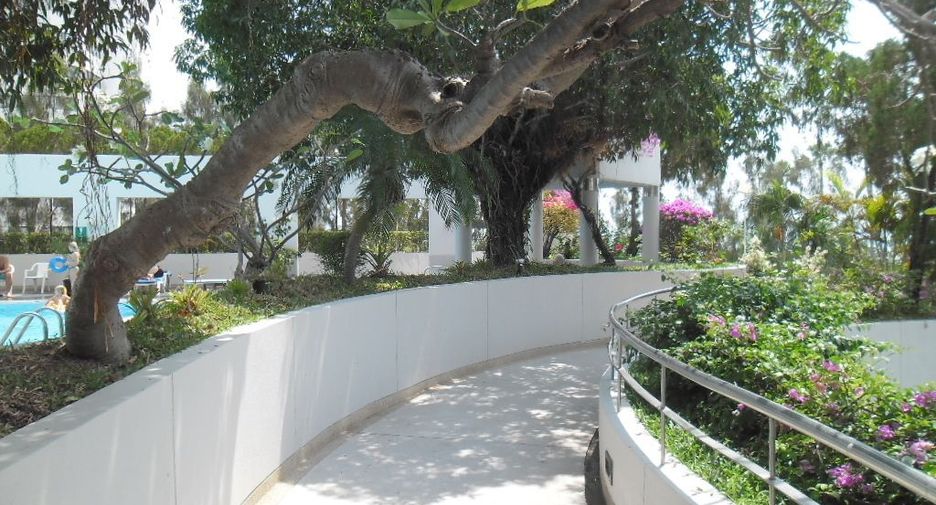 For sale 2 ベッドルーム condo in Bang Lamung, Chonburi