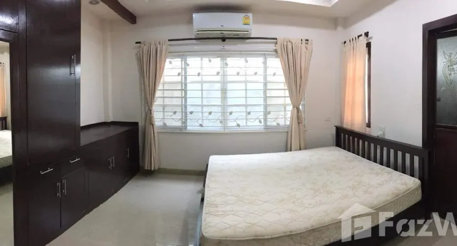 For rent 3 bedrooms house in Mueang Chiang Mai, Chiang Mai