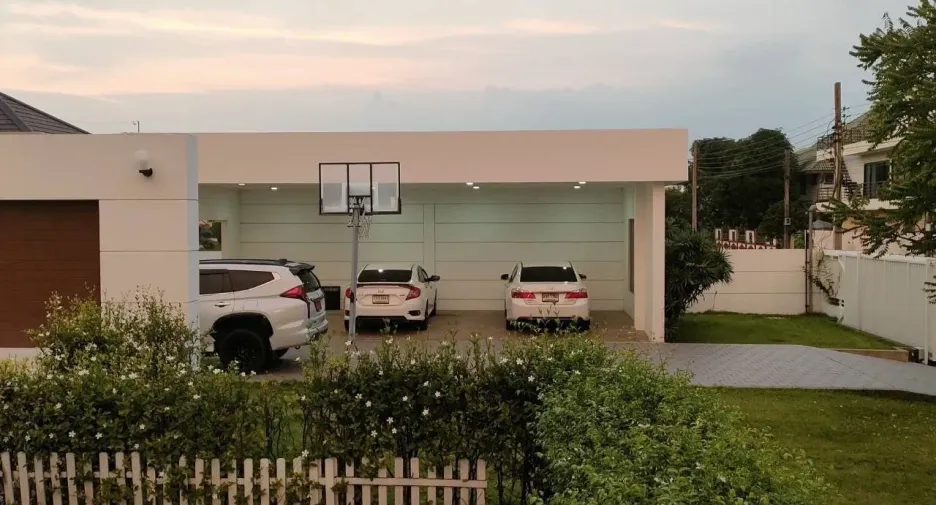 For sale 7 bedrooms villa in Bang Phli, Samut Prakan