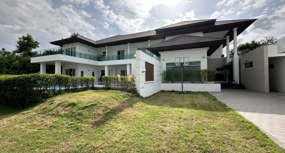 For sale 7 bedrooms villa in Bang Phli, Samut Prakan