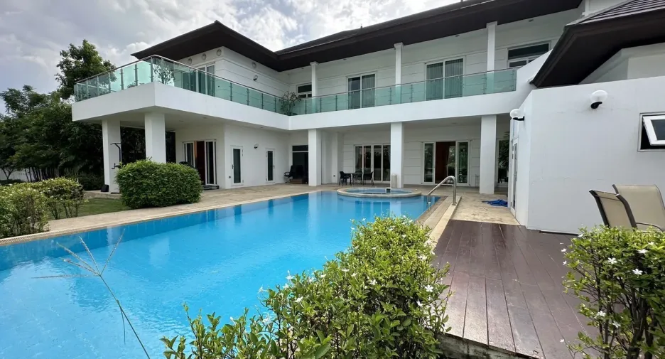 For sale 7 bedrooms villa in Bang Phli, Samut Prakan