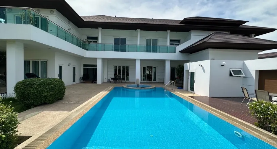 For sale 7 bedrooms villa in Bang Phli, Samut Prakan