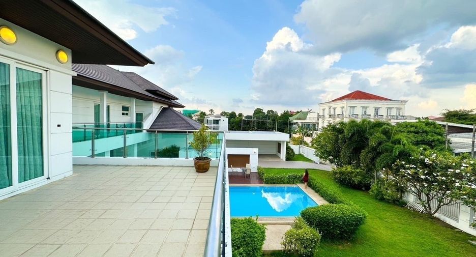 For sale 7 bedrooms villa in Bang Phli, Samut Prakan