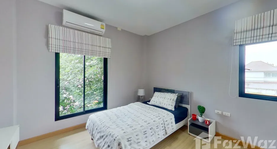 For sale 4 bedrooms house in San Kamphaeng, Chiang Mai