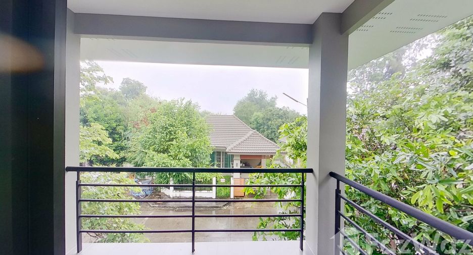 For sale 4 bedrooms house in San Kamphaeng, Chiang Mai