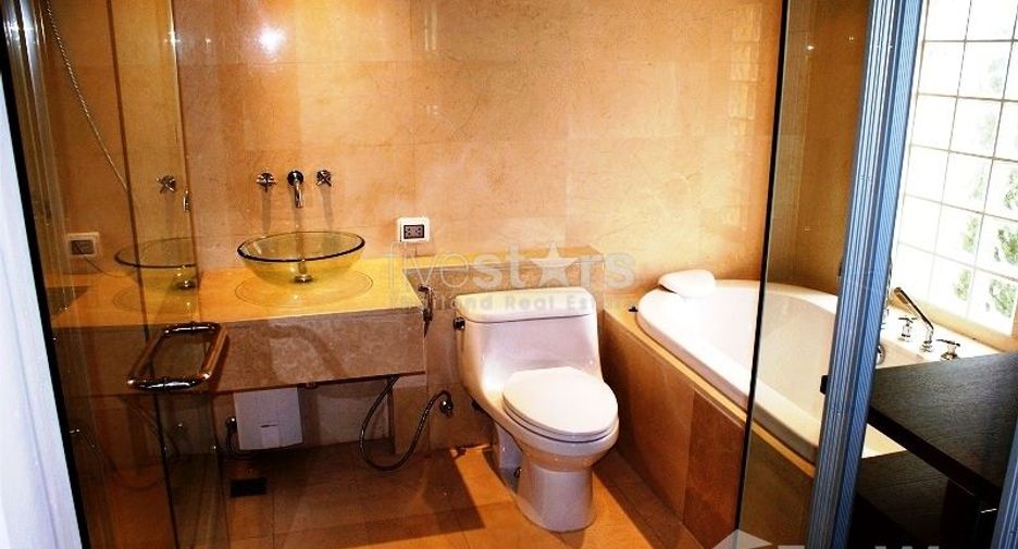 For sale 2 bedrooms condo in Khlong Toei, Bangkok