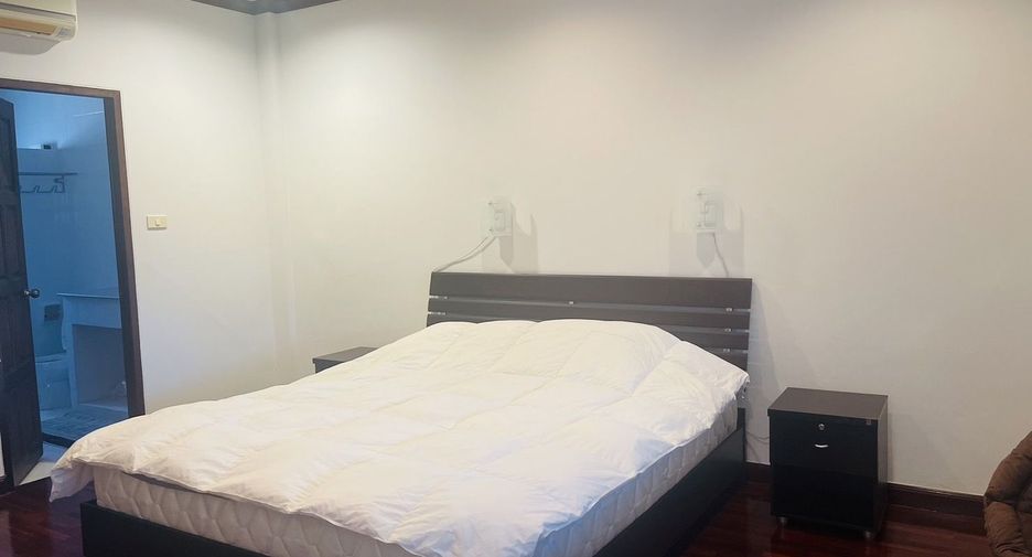 For rent 3 bedrooms villa in Hua Hin, Prachuap Khiri Khan