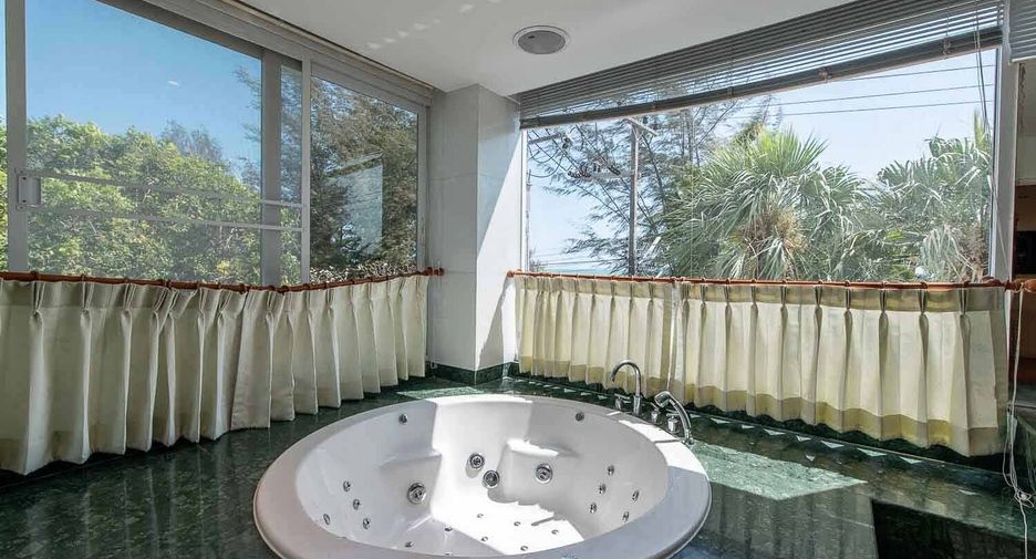 For sale 3 bedrooms condo in Cha Am, Phetchaburi