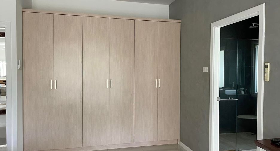 For rent 4 bedrooms villa in Hua Hin, Prachuap Khiri Khan