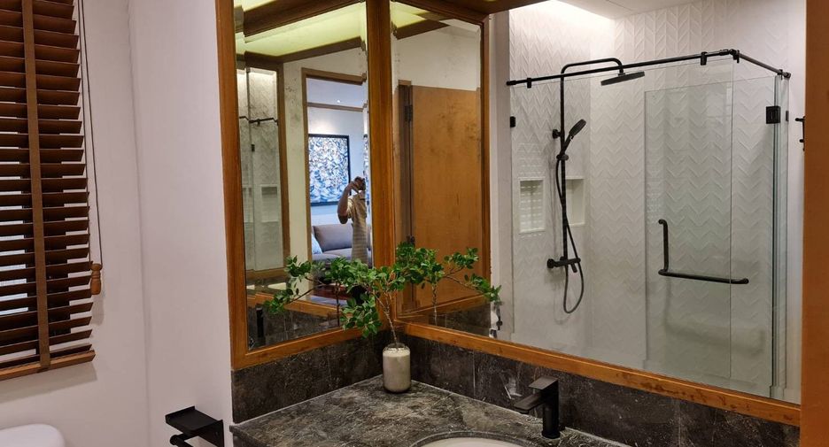 For sale 1 bed condo in Khlong San, Bangkok