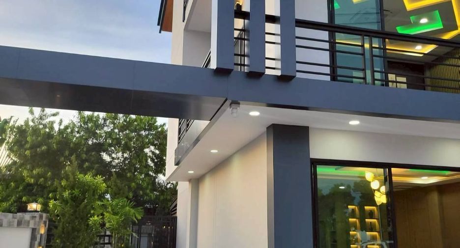 For sale and for rent 6 bedrooms villa in Bang Lamung, Chonburi