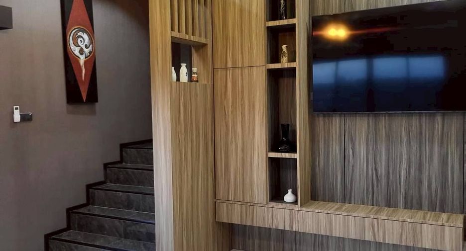 For sale and for rent 6 bedrooms villa in Bang Lamung, Chonburi