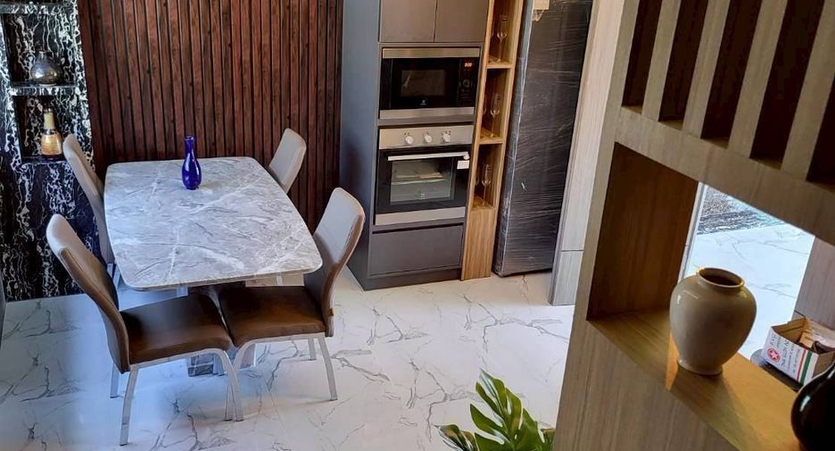 For sale and for rent 6 bedrooms villa in Bang Lamung, Chonburi