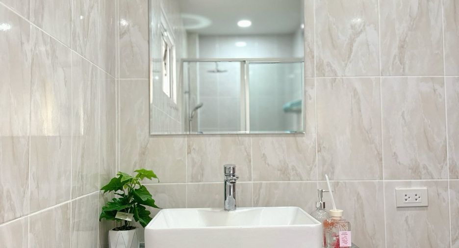 For sale and for rent 4 bedrooms villa in Bang Lamung, Chonburi