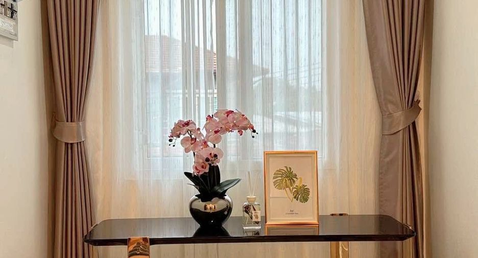 For sale and for rent 4 bedrooms villa in Bang Lamung, Chonburi