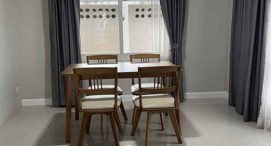 For rent 3 bedrooms townhouse in Mueang Chiang Mai, Chiang Mai