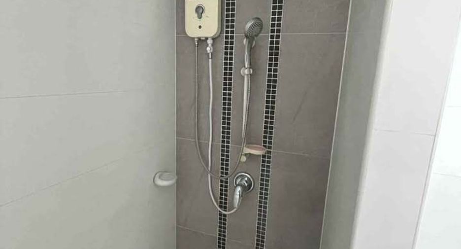 For rent 3 bedrooms townhouse in Mueang Chiang Mai, Chiang Mai