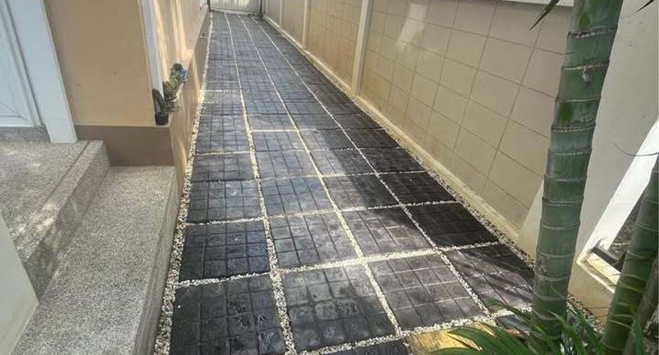 For rent 3 bedrooms townhouse in Mueang Chiang Mai, Chiang Mai