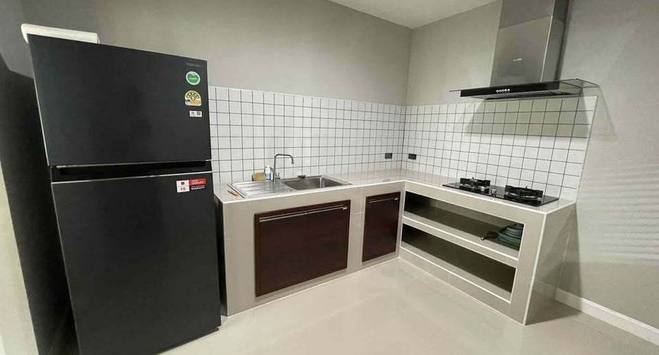For rent 3 bedrooms townhouse in Mueang Chiang Mai, Chiang Mai