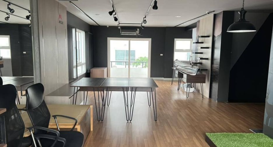 Haus zum Kauf und zur Miete mit 6 Zimmer in Lak Si, Bangkok