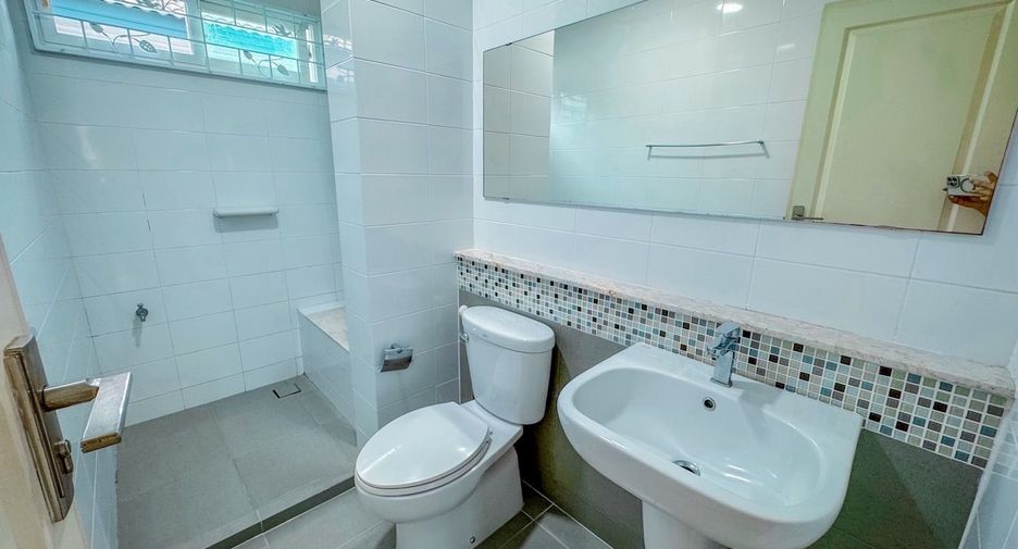 For rent 3 bedrooms house in Mueang Chiang Mai, Chiang Mai