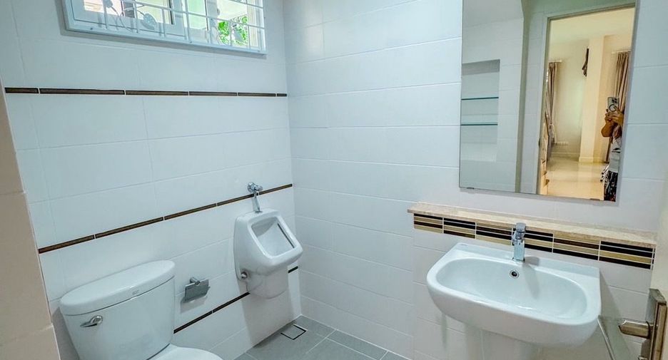 For rent 3 bedrooms house in Mueang Chiang Mai, Chiang Mai