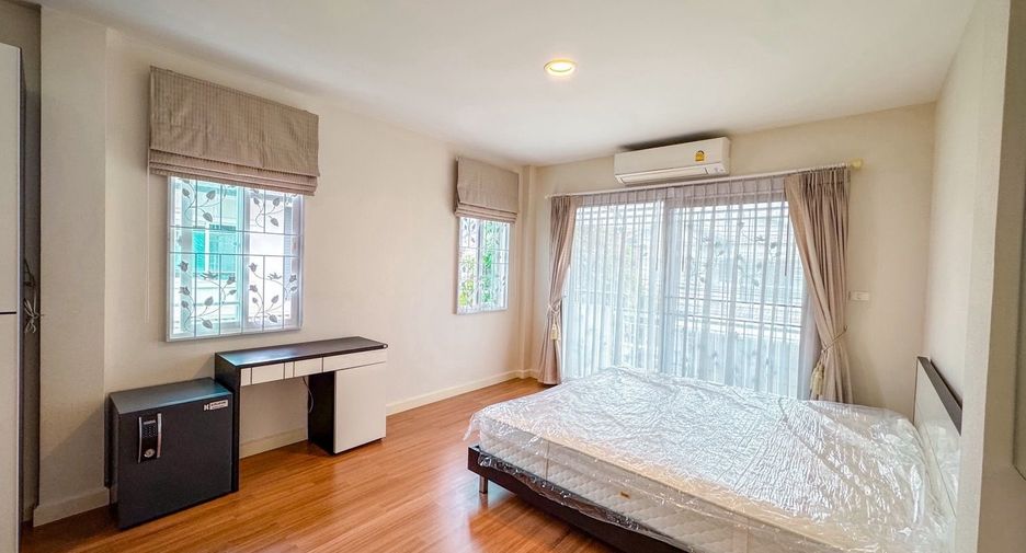 For rent 3 bedrooms house in Mueang Chiang Mai, Chiang Mai