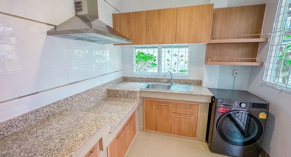 For rent 3 bedrooms house in Mueang Chiang Mai, Chiang Mai