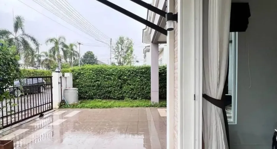 For sale 4 bedrooms house in San Kamphaeng, Chiang Mai