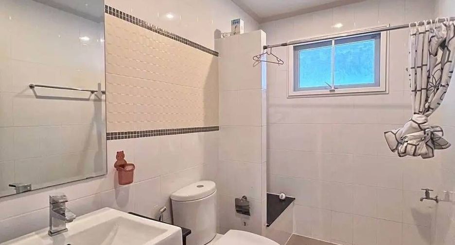 Haus zum Kauf mit 4 Zimmer in San Kamphaeng, Chiang Mai