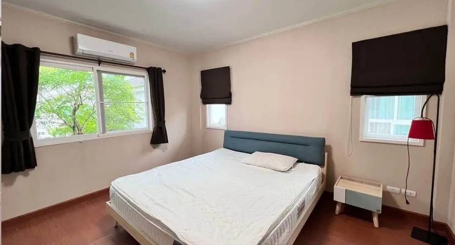 For sale 4 bedrooms house in San Kamphaeng, Chiang Mai