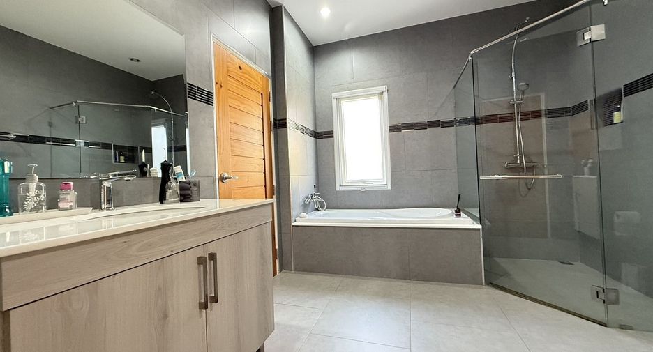 For sale 3 bedrooms villa in Hua Hin, Prachuap Khiri Khan