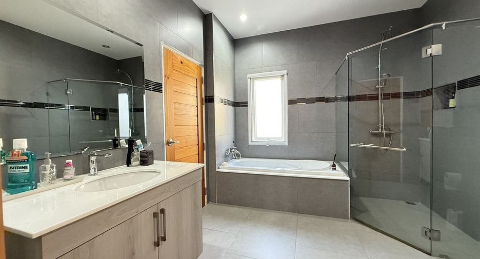 For sale 3 bedrooms villa in Hua Hin, Prachuap Khiri Khan