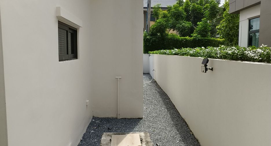 Casa en venta y en alquiler de 3 habitaciones en Pak Kret, Nonthaburi