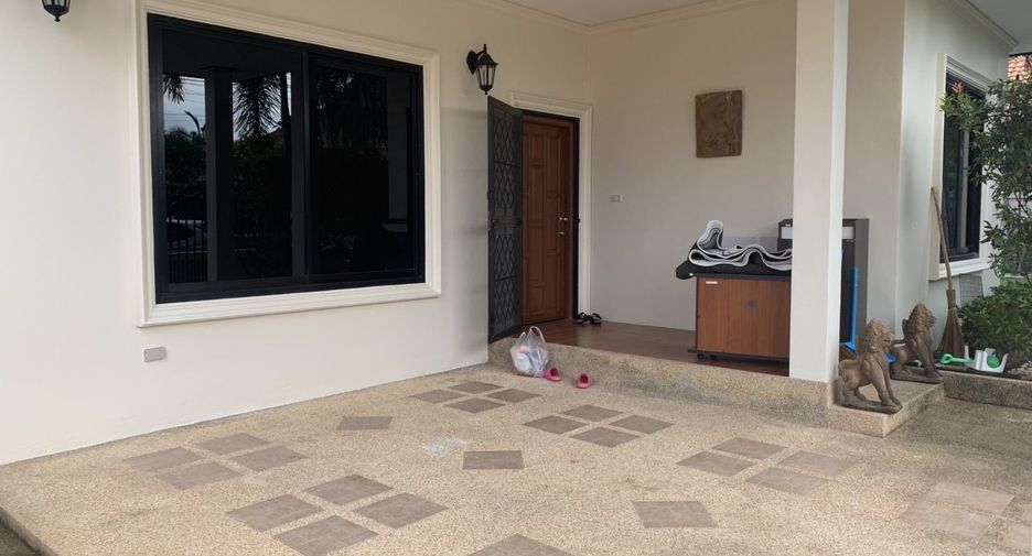 For rent 3 bedrooms villa in Hua Hin, Prachuap Khiri Khan
