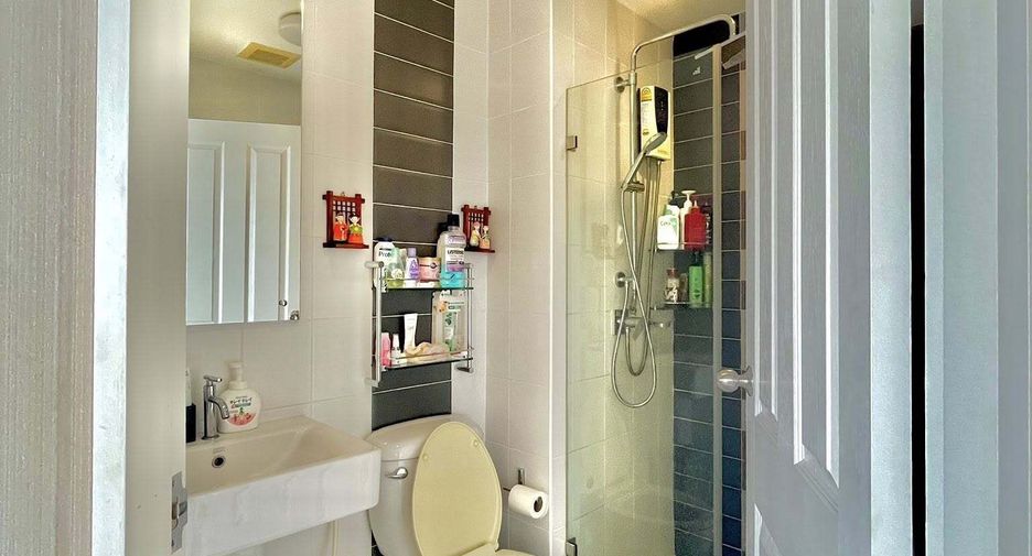 For sale studio condo in Yan Nawa, Bangkok
