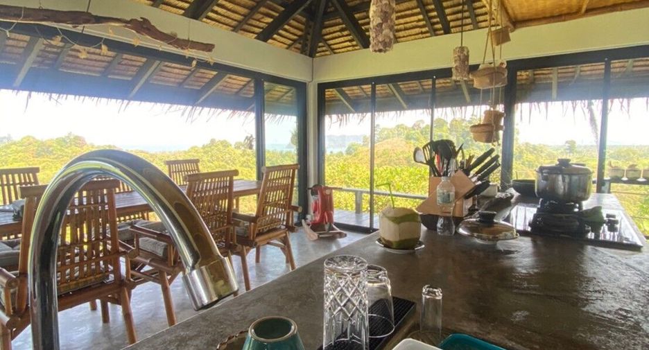 Продажа 7 спальни вилла в Mueang Ranong, Ranong