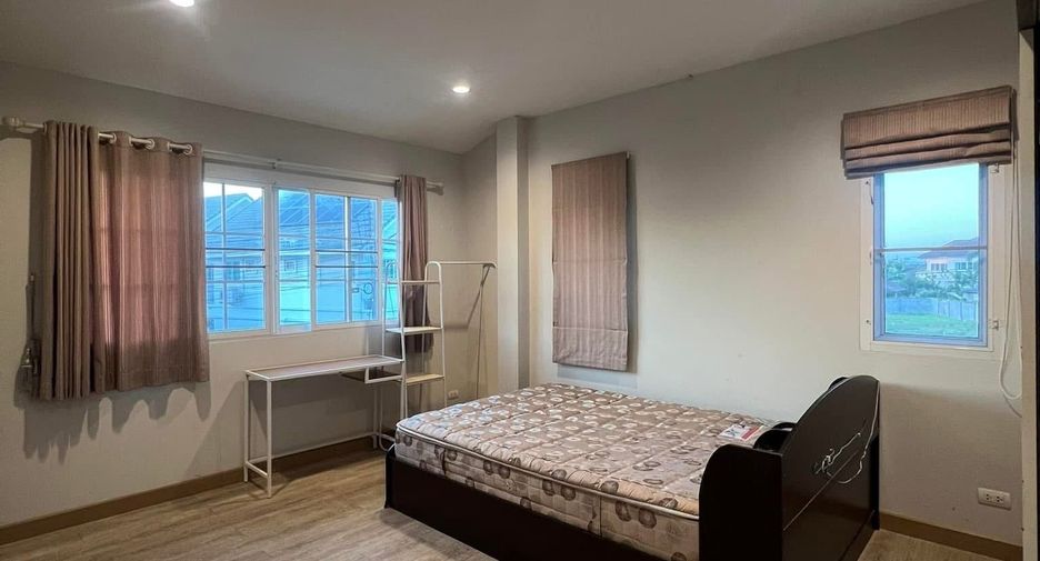 For rent 3 bedrooms house in San Kamphaeng, Chiang Mai