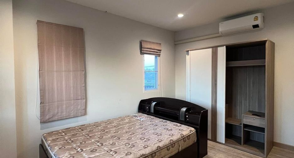 For rent 3 bedrooms house in San Kamphaeng, Chiang Mai