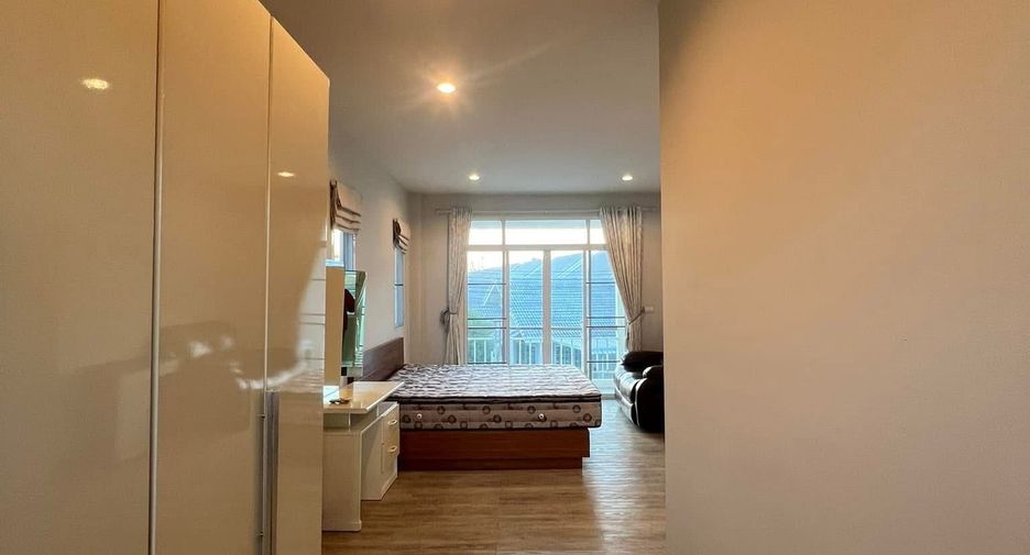 For rent 3 bedrooms house in San Kamphaeng, Chiang Mai