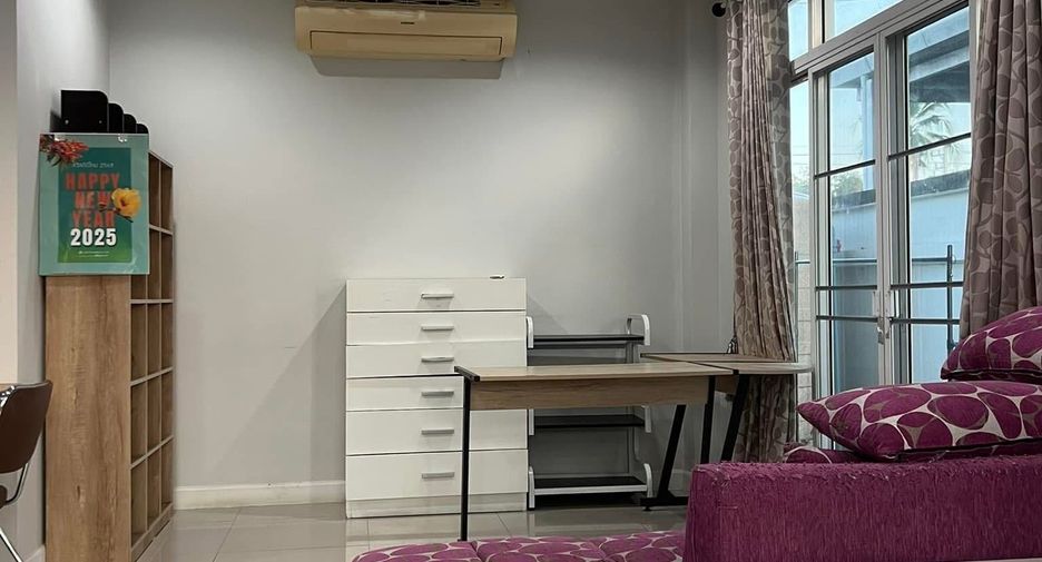 For rent 3 bedrooms house in San Kamphaeng, Chiang Mai
