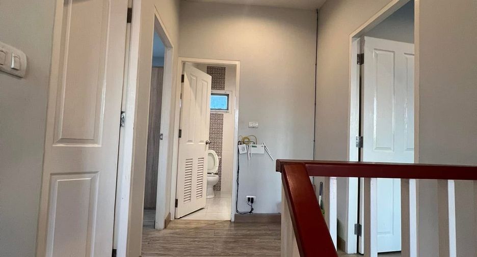 For rent 3 bedrooms house in San Kamphaeng, Chiang Mai