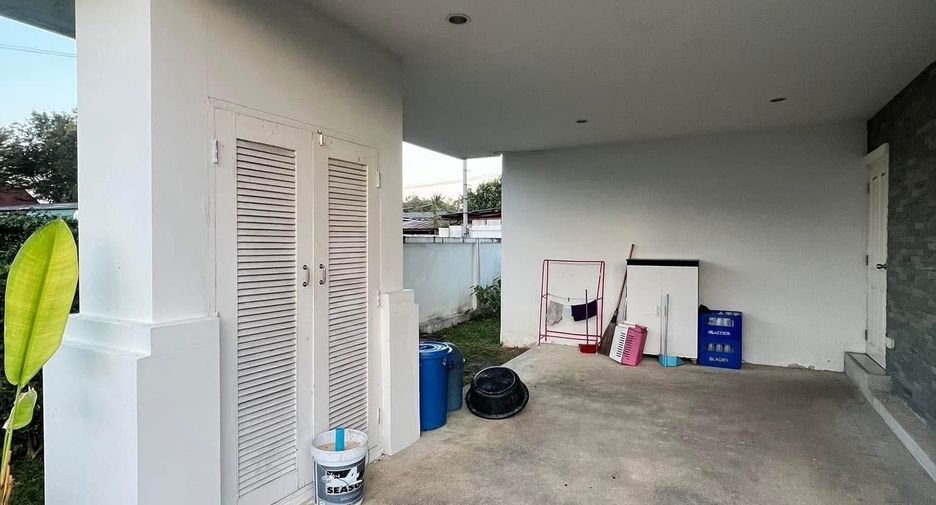 For rent 3 bedrooms house in San Kamphaeng, Chiang Mai