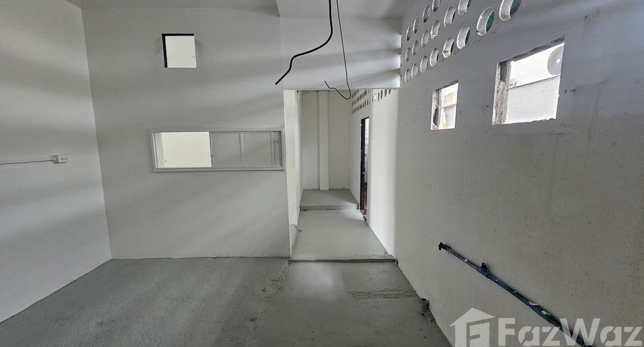 For rent retail Space in San Kamphaeng, Chiang Mai