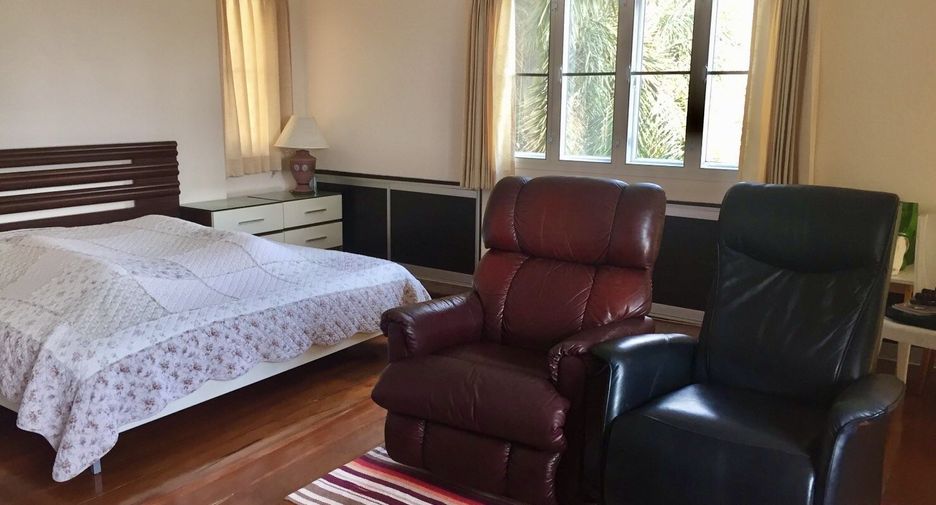 For sale 4 bedrooms villa in Bang Phli, Samut Prakan