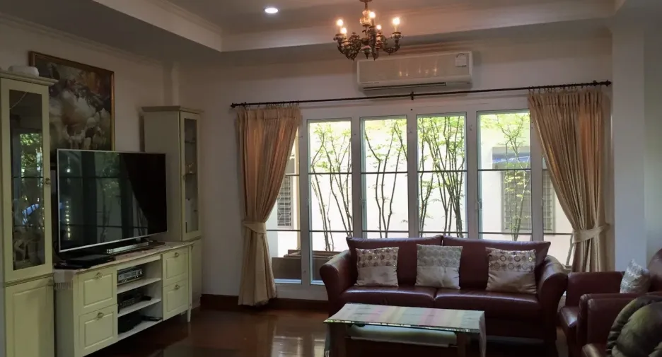 For sale 4 bedrooms villa in Bang Phli, Samut Prakan