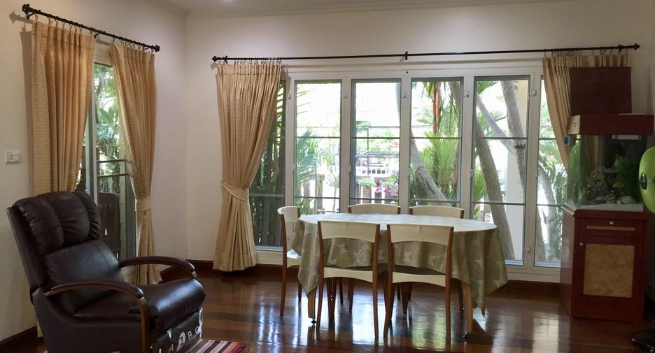 For sale 4 bedrooms villa in Bang Phli, Samut Prakan